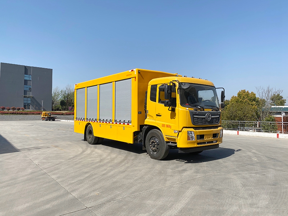 東風天錦裝備車